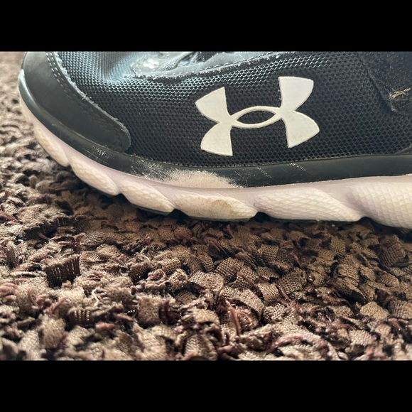 Under Armour boys tennis shoes - Picture 2 of 6